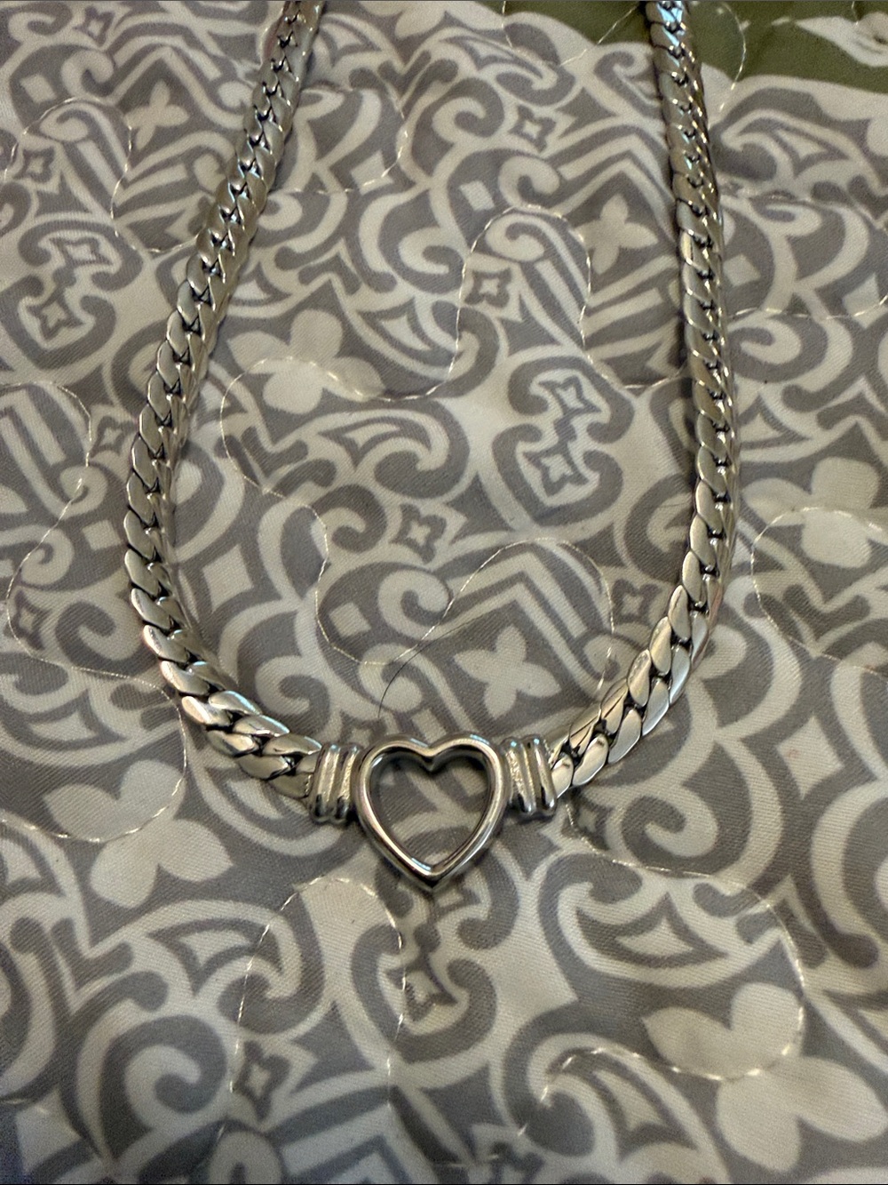 Pretty Simple Silver Heart Link Necklace